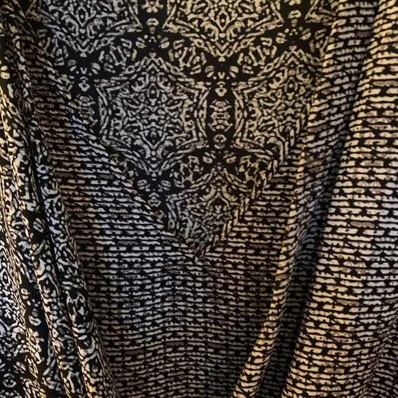 BCBG Maxazria Blouse - Picture 4 of 8